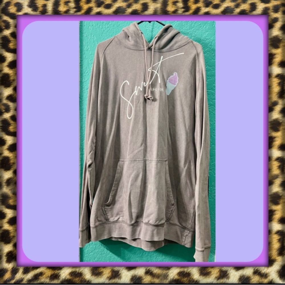 👑✅PRICE FIRM✅ Sweet UBE Lilac Gray Hoodie with Graphic Print
